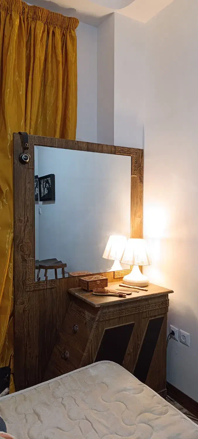 میز توالت (میز ارایش)|تخت و سرویس خواب|رشت, کوی مهر|دیوار