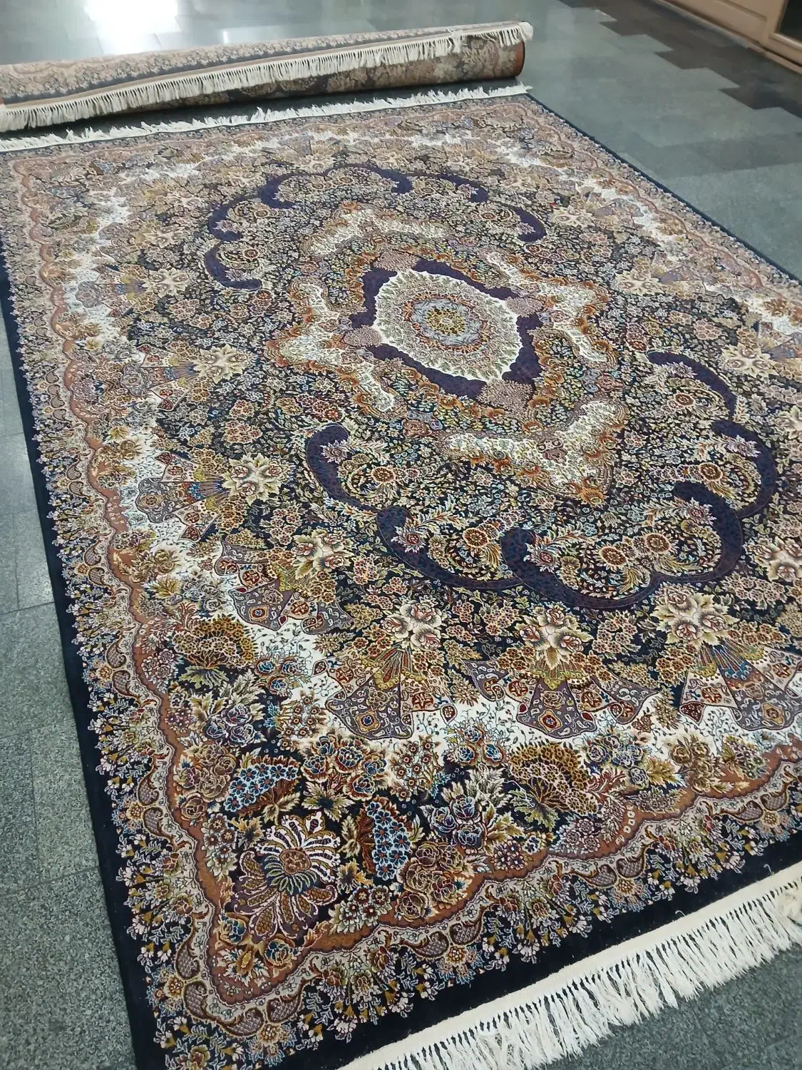 جفت ۹ متری ۷۰۰ شانه تراکم ۲۵۵۰|فرش|تهران, ستارخان|دیوار