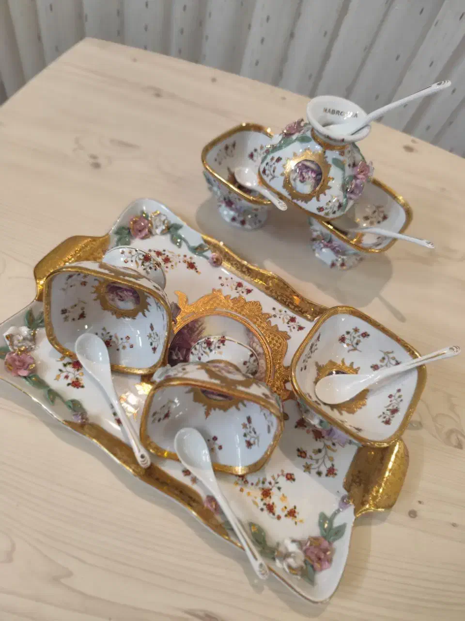 ظروف گل برجسته دکوری تزیینی چینی|صنایع دستی و سایر لوازم تزئینی|اصفهان, شیخ اشراق|دیوار