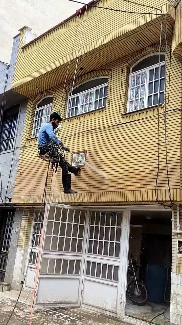 راپل نماشویی تخصصی  پیچ رولپلاک کار در ارتفاع فرجی|خدمات نظافت|قم, سالاریه|دیوار