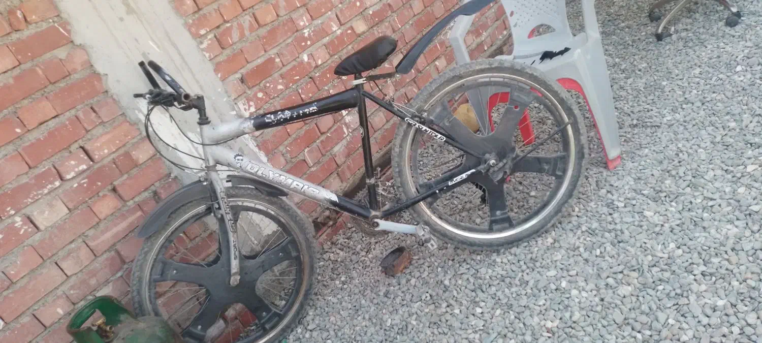 دوچرخه|دوچرخه، اسکیت، اسکوتر|بلوک, |دیوار