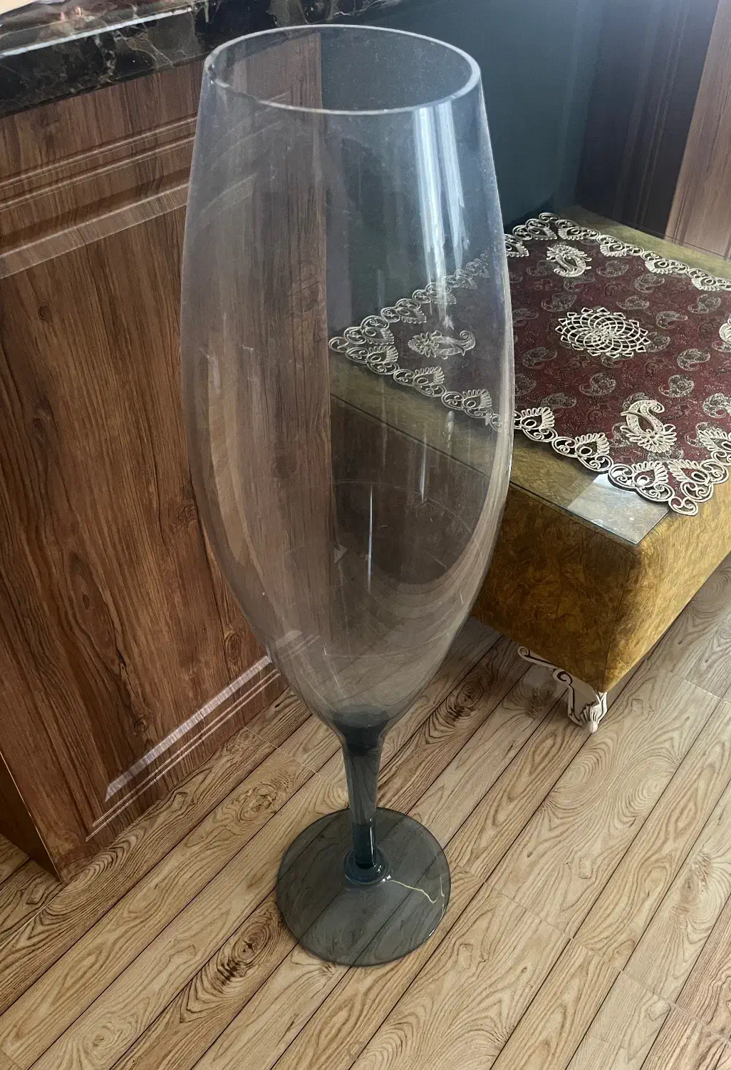 گلدان شیشه ای بزرگ|گل و گیاه طبیعی|رشت, تازه آباد|دیوار