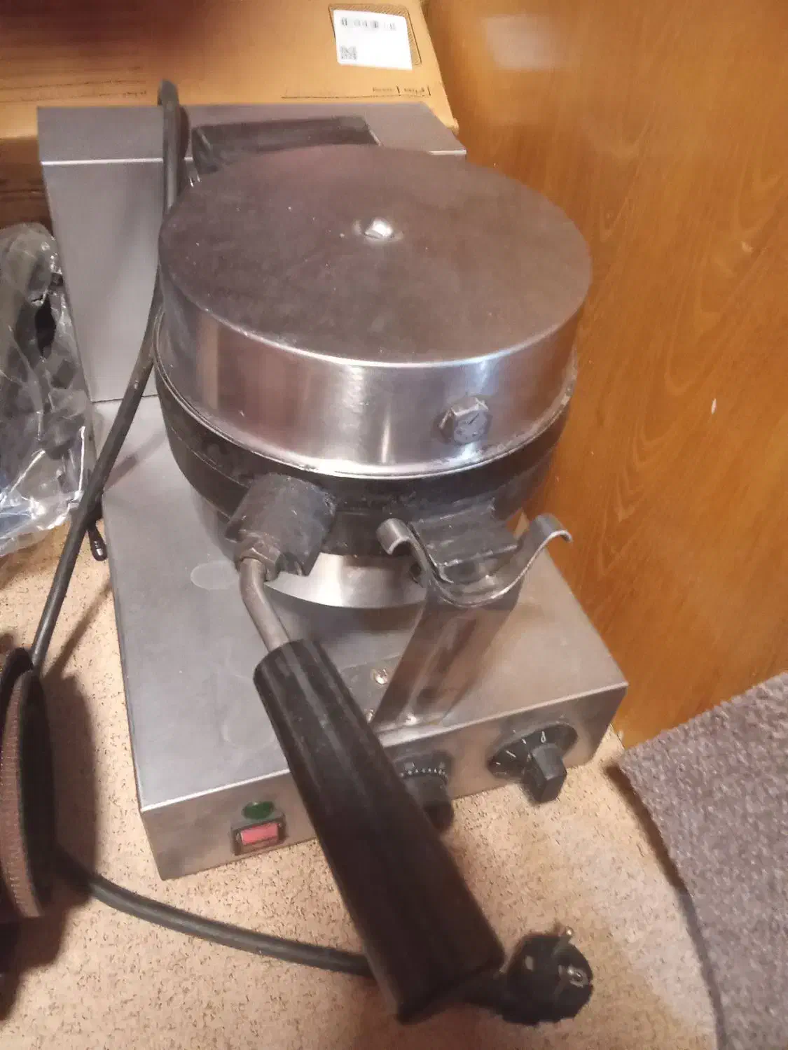 وافل زن|سایر لوازم برقی|شیراز, کوشک میدان|دیوار