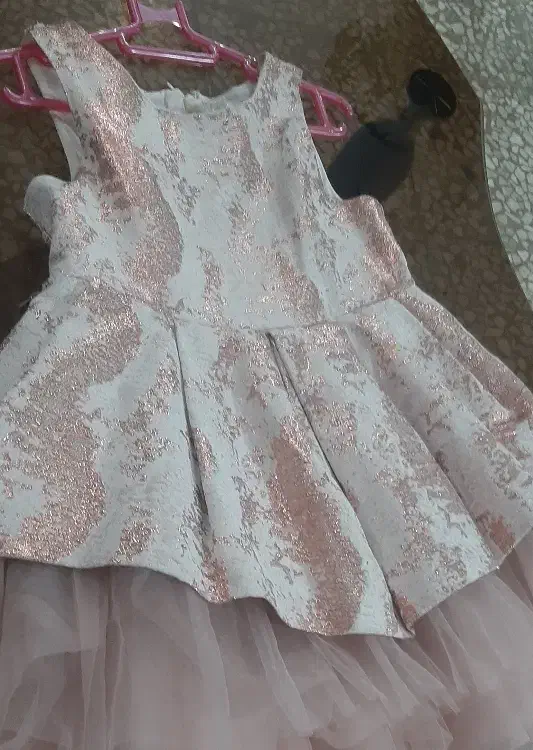 لباس مجلسی|کفش و لباس بچه|خوی, |دیوار