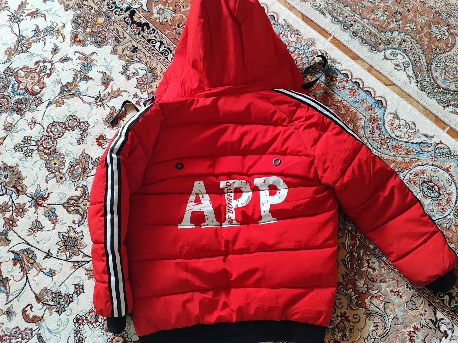 کاپشن نوجوان|کفش و لباس بچه|صومعهسرا, |دیوار