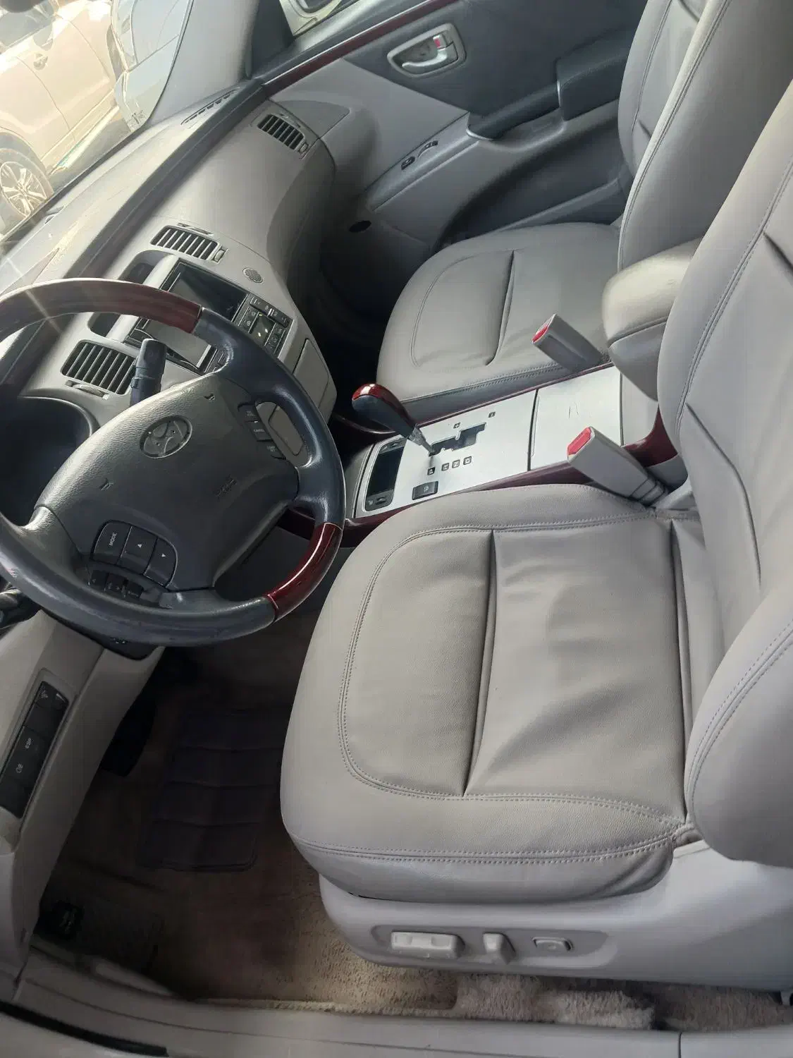 . هیوندای آزرا ۲۰۰۸ تمیز و کم‌کار|خودرو سواری و وانت|رشت, جانبازان|دیوار