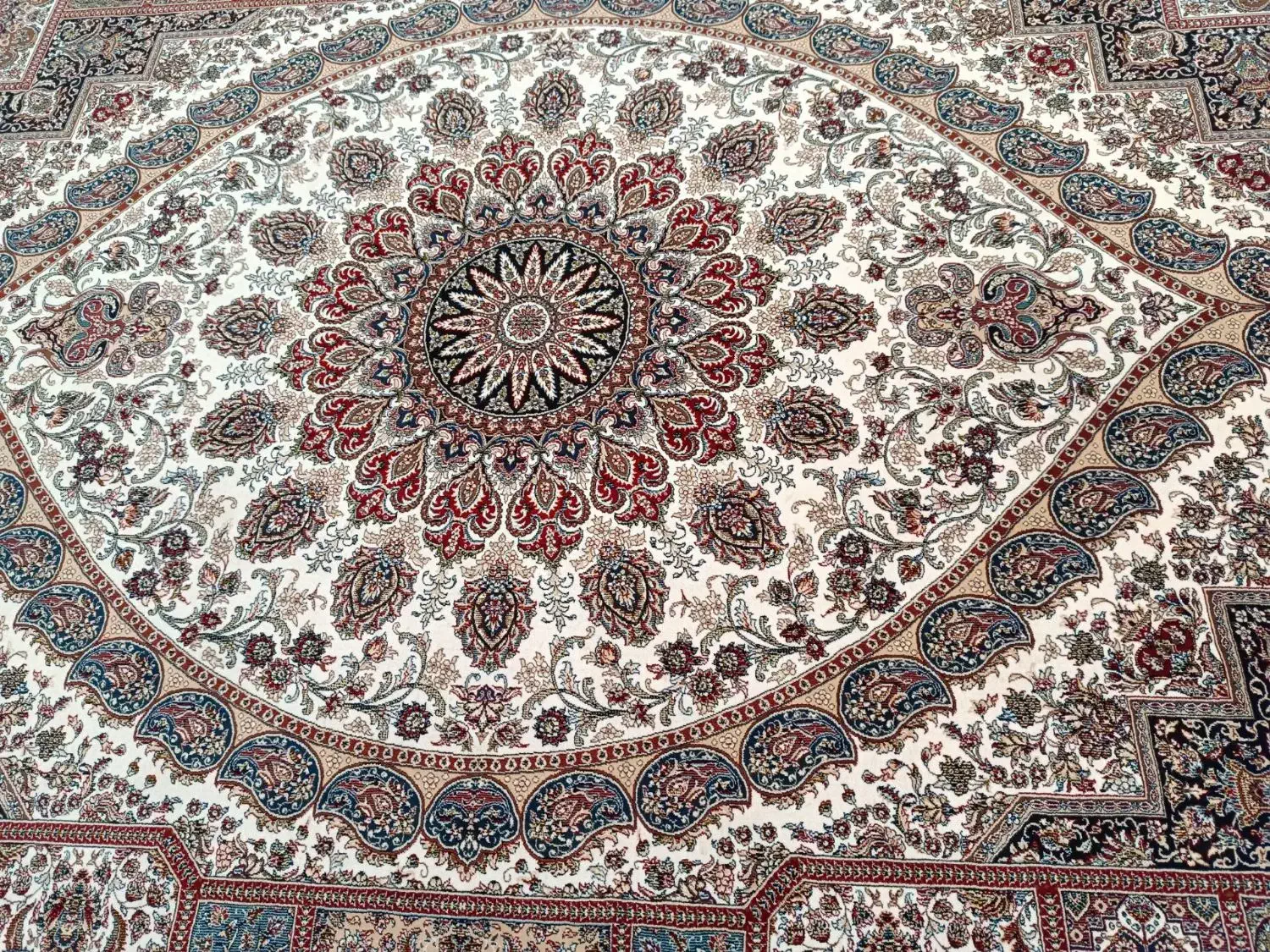 دوتخته فرش ۹متری|فرش|همدان, |دیوار