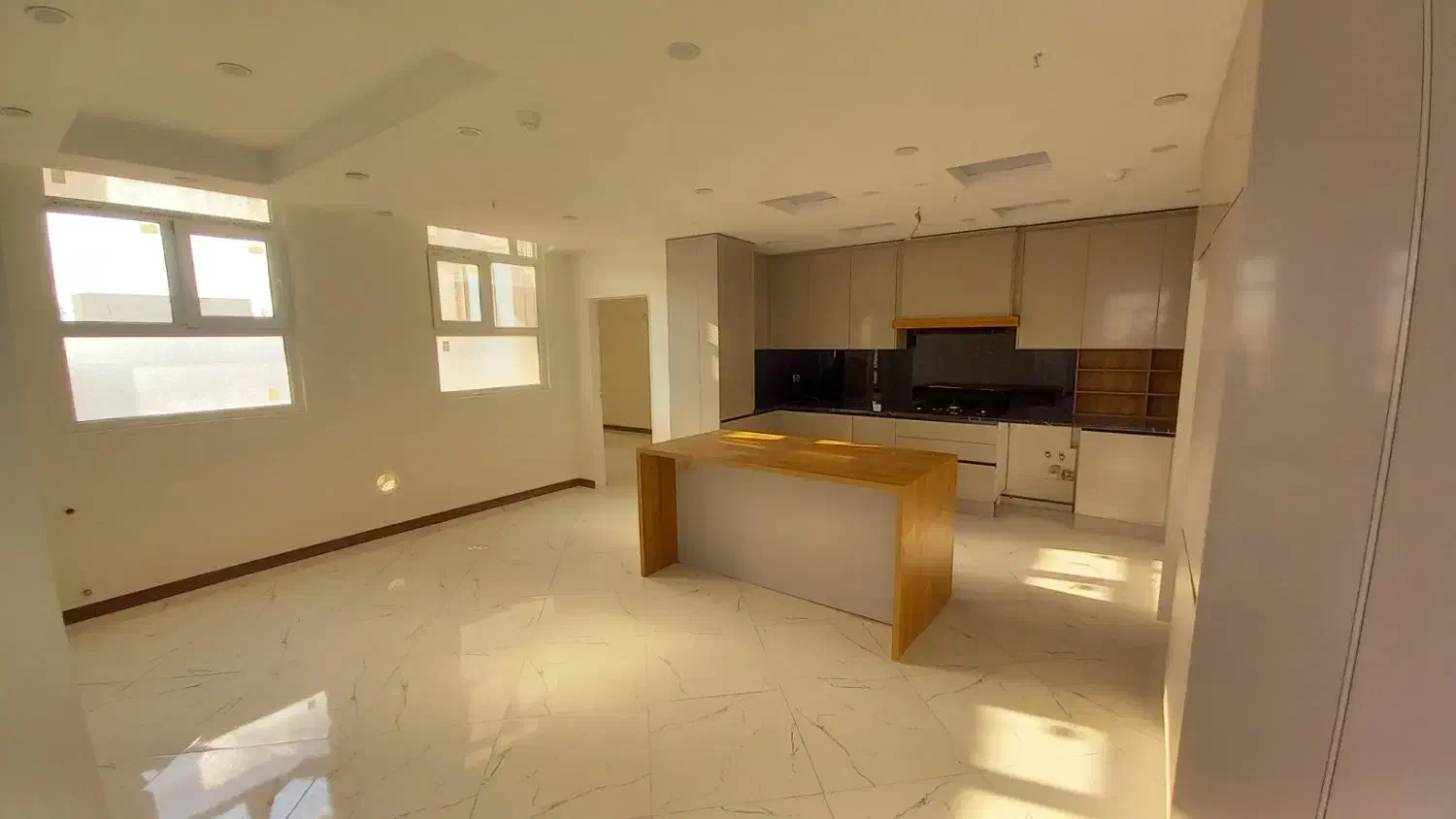 ۱۵۰ متری . سه خواب . نورگیر . حمام مستر|فروش آپارتمان|تهران, جابری|دیوار