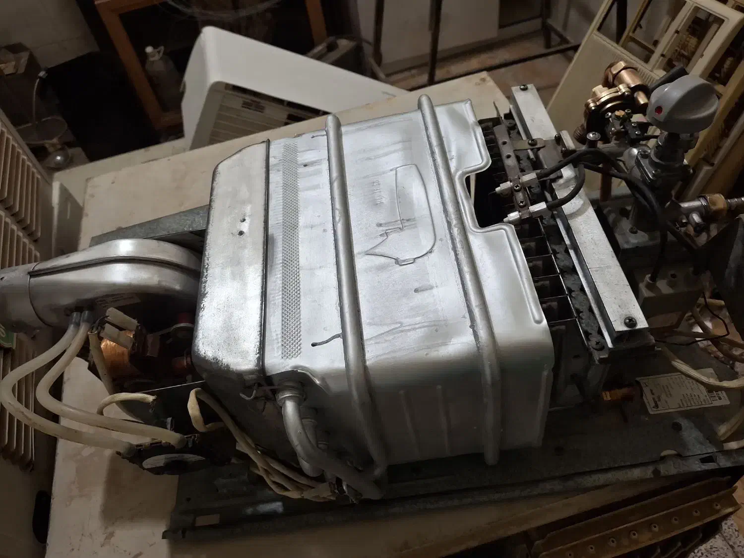 ابگرمکن بوتان مدل 3315 و 3115 فروشی|آبگرمکن، پکیج، شوفاژ|آبادان, |دیوار