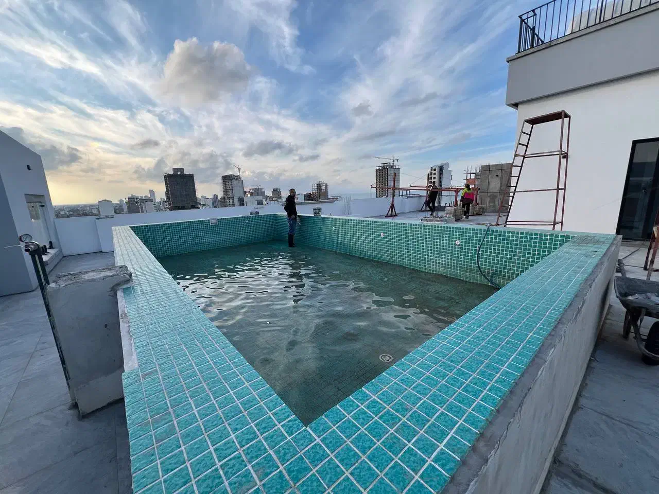 واحد ۱۹۵ متری سه خواب نوساز استخر در روف|فروش آپارتمان|سرخرود, |دیوار