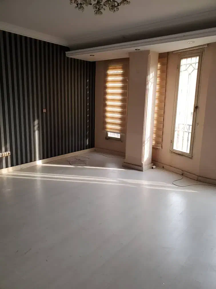 سعادت آباد/۷۰متر دو خواب/رو به آفتاب/خوش نقشه