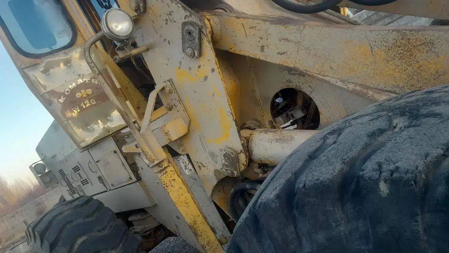 لودر کوماتسو ۱۲۰|خودرو سنگین|تهران, مختاری|دیوار