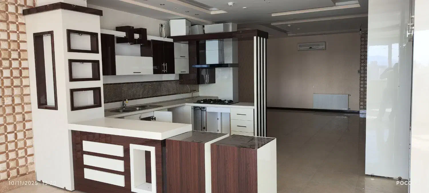 کابینت های گلس  بسیار تمیز|مصالح و تجهیزات ساختمان|مشهد, گوهرشاد|دیوار