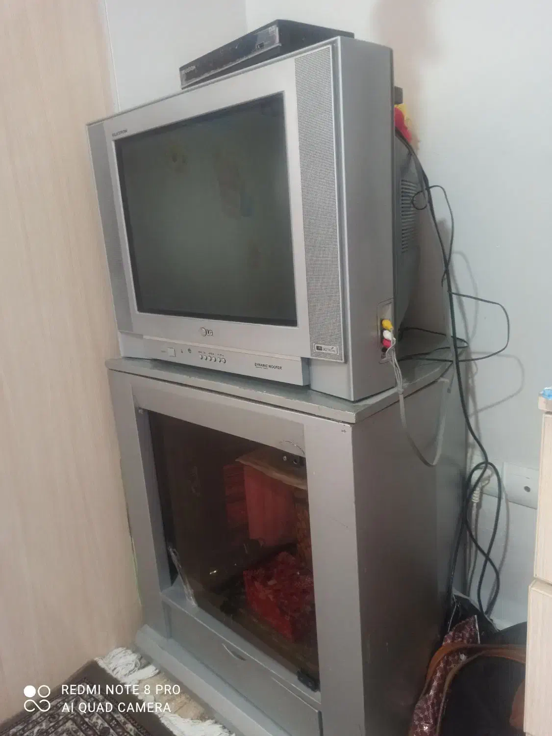 تلویزیون ال جی و زیر تلویزیون|تلویزیون و پروژکتور|خرم‌آباد, |دیوار