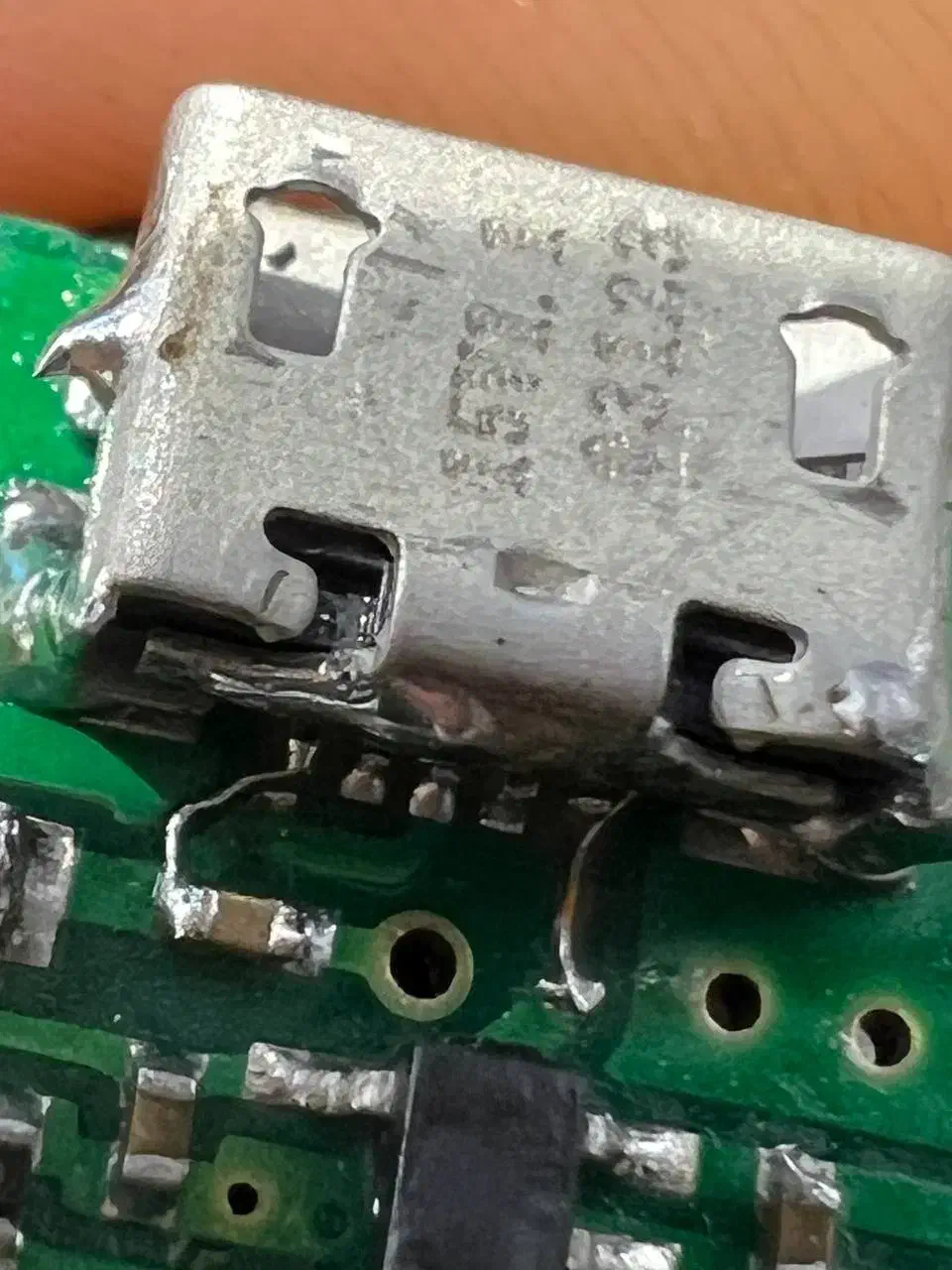 تعمیرات تخصصی کنسول دسته ps5 ps4 xbox رشت ورنامال|خدمات رایانه‌ای و موبایل|رشت, معلم|دیوار