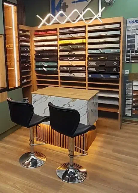 فروش کاغذ دیواری با چک صیادی ۲ماهه و ۳ ماهه|مصالح و تجهیزات ساختمان|اصفهان, فرح آباد|دیوار