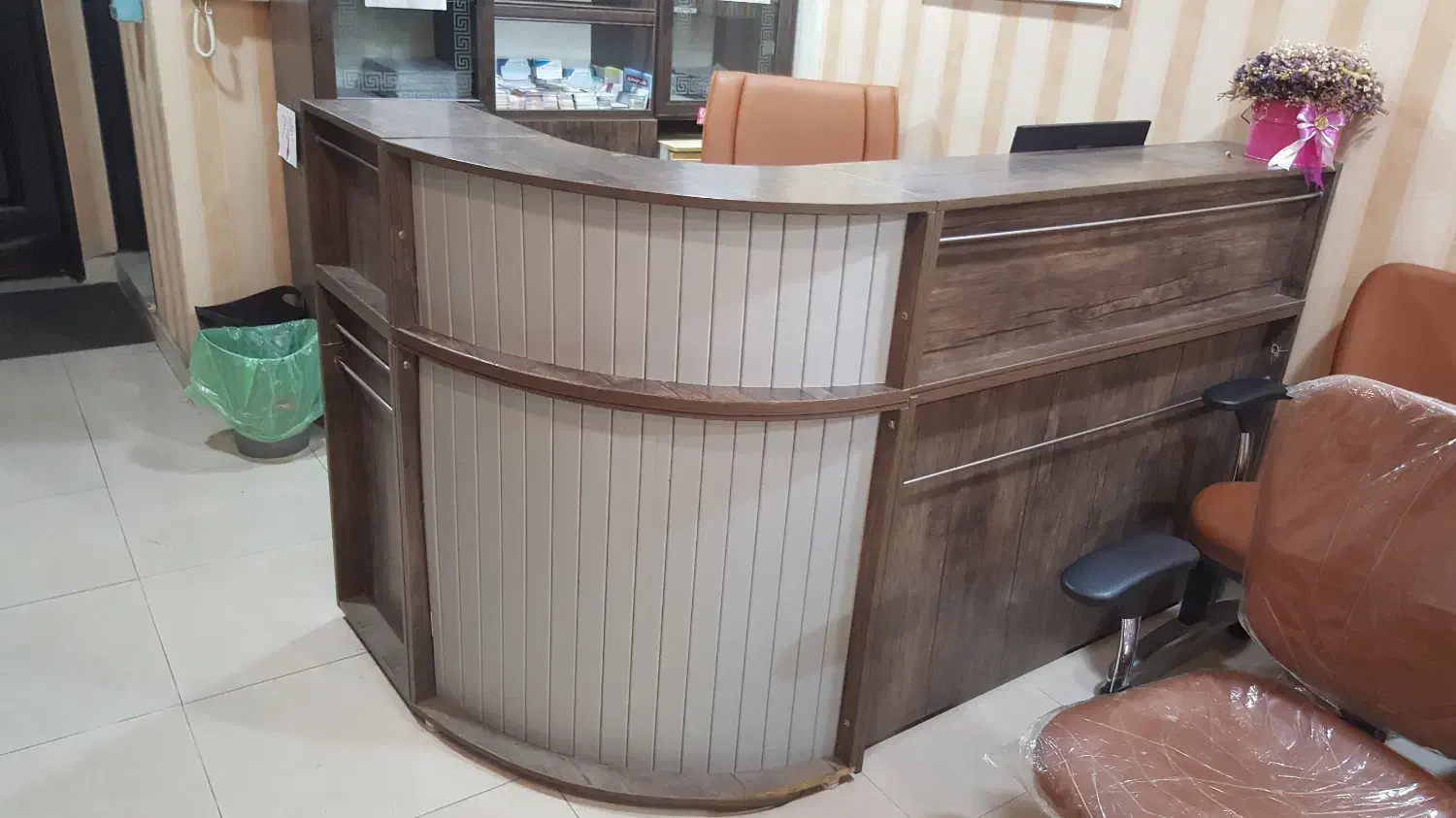 میز و کمد و صندلی|دفتر کار|رشت, گلسار|دیوار