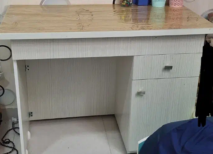 میز تحریر|میز تحریر و کامپیوتر|لار, |دیوار