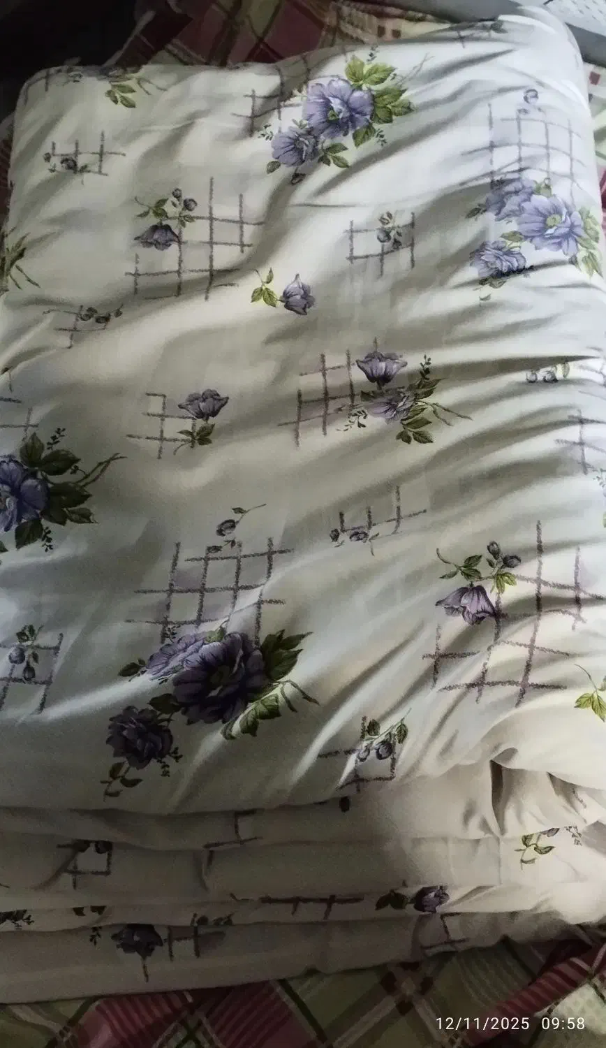 لحاف و تشک سنتی|رختخواب، بالش، پتو|خرم‌آباد (تنکابن), |دیوار