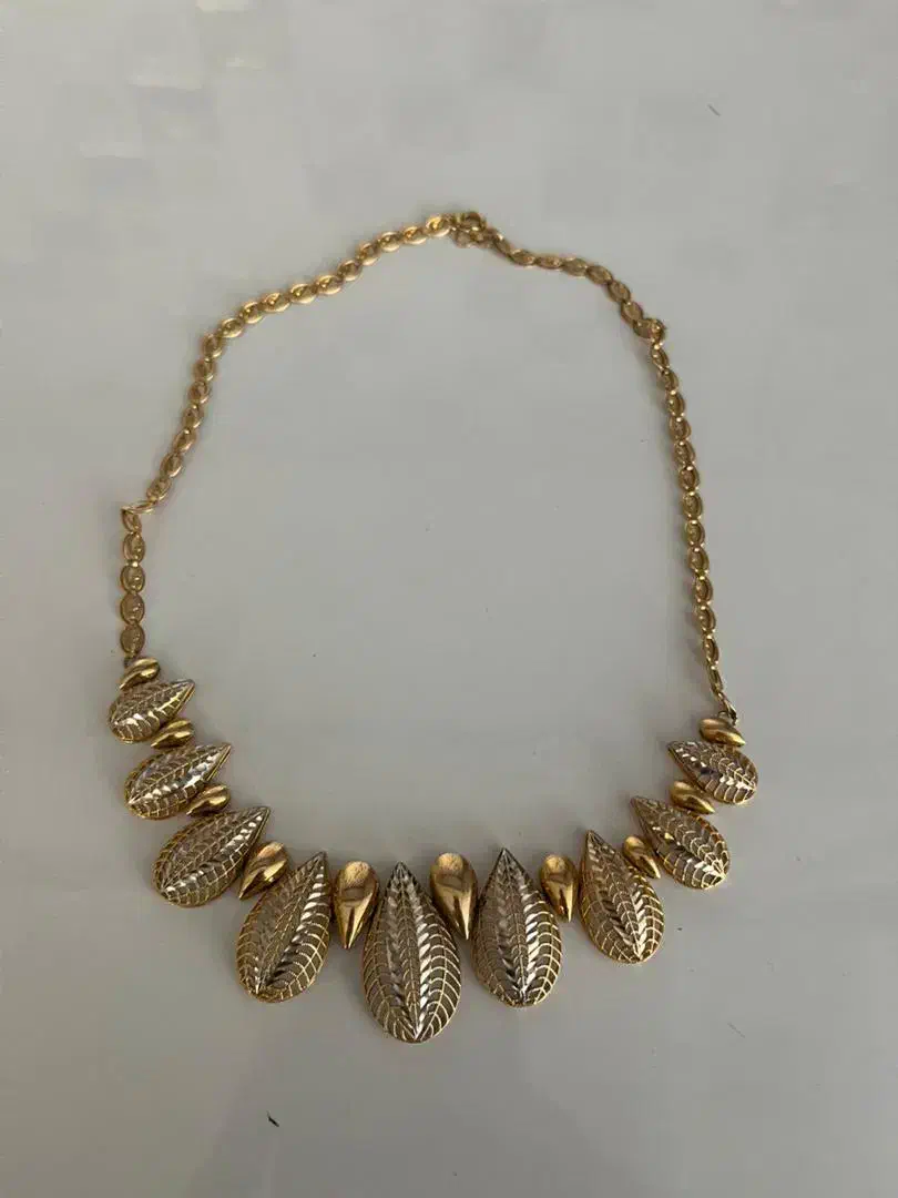 طلا در حد نو|جواهرات|ایوان, |دیوار