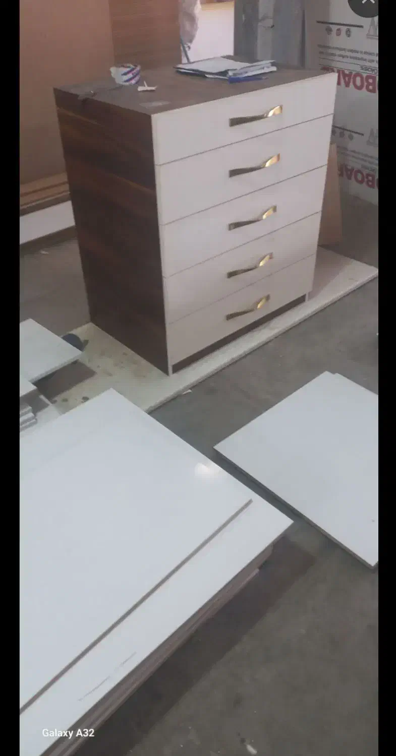 جاکفشی ..دراور و کمد|جاکفشی، کمد، دراور|زاهدان, |دیوار