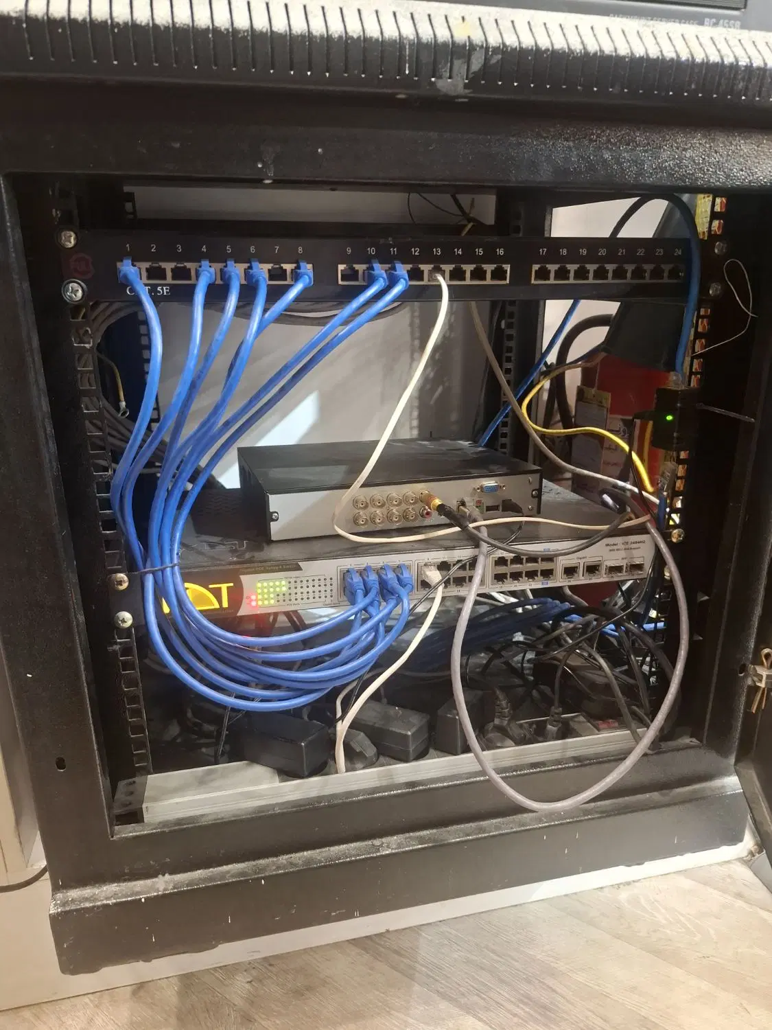 شبکه، سرور، تلفن Voip و سانترال،دوربین، نصب ویندوز|خدمات رایانهای و موبایل|اصفهان, سعادتآباد|دیوار