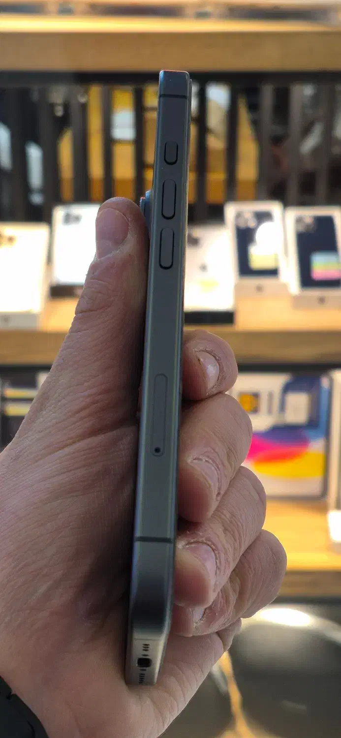 ایفون 17 نرمال|موبایل|تهران, فردوسی|دیوار