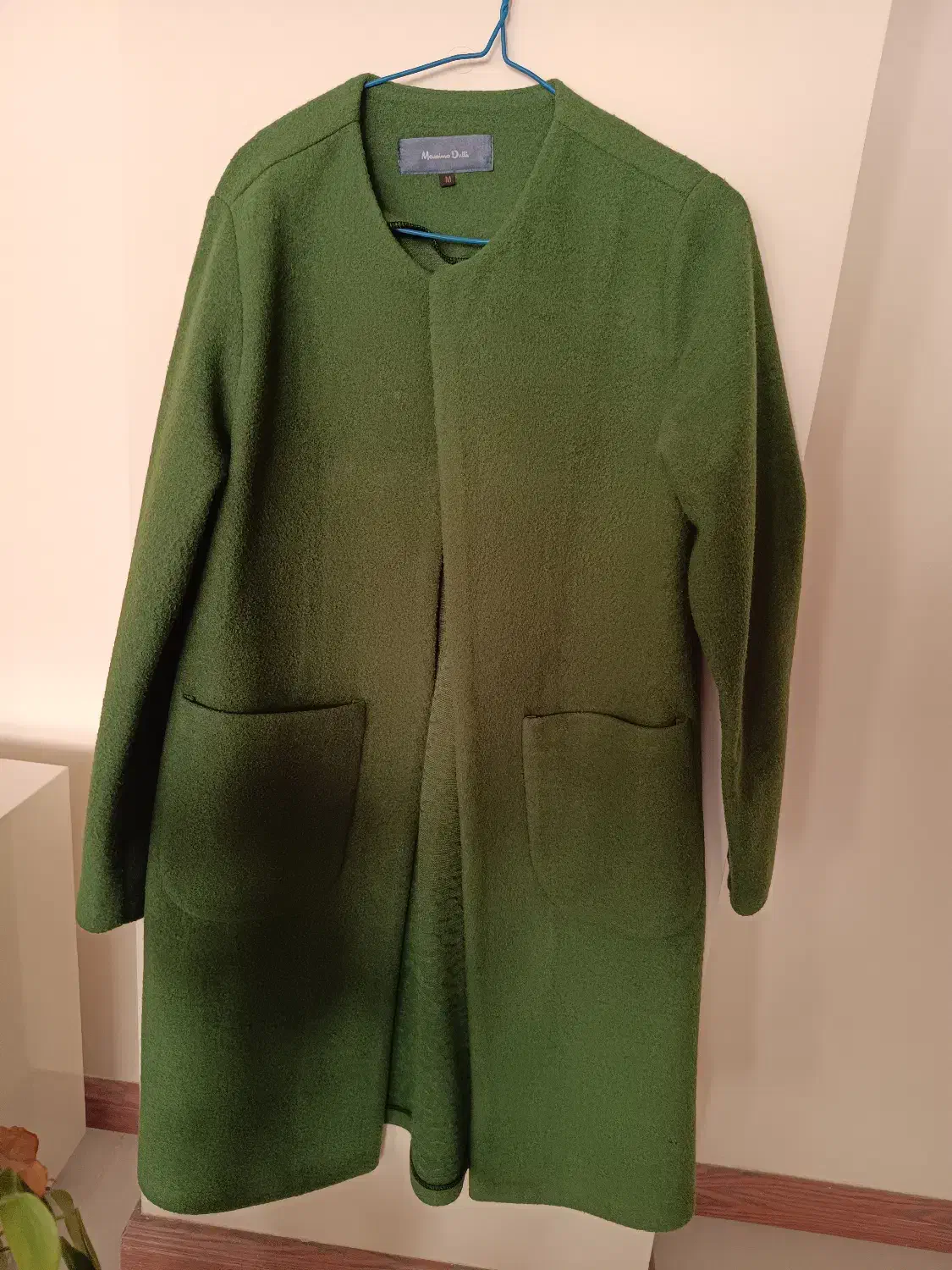 پالتو سبز یلدایی|لباس|رباط‌کریم, رباط‌کریم|دیوار