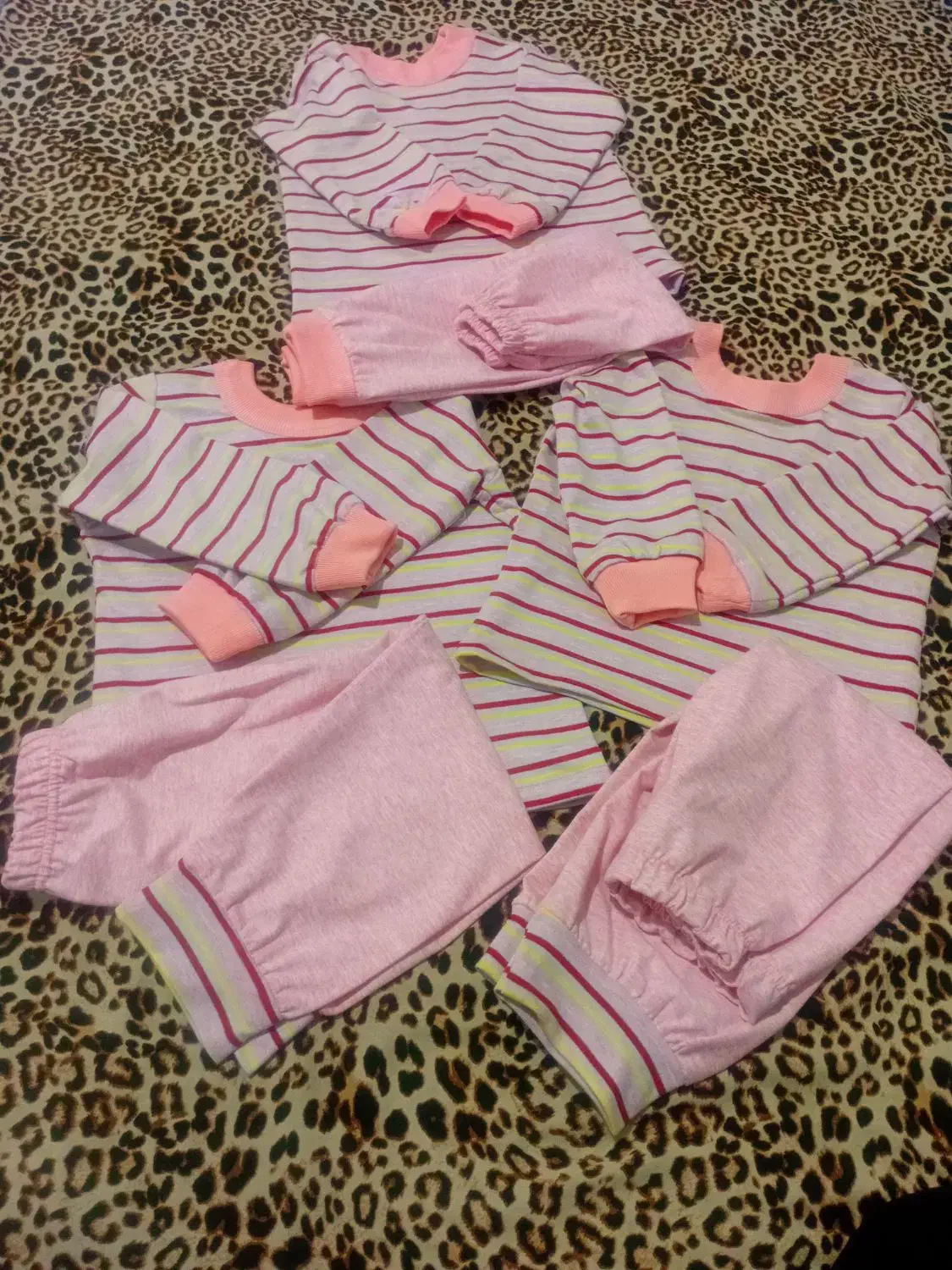 لباس بچه کونه دونه بلیز شلوار دونه ۲۰۰ هزار|کفش و لباس بچه|کرمان, |دیوار