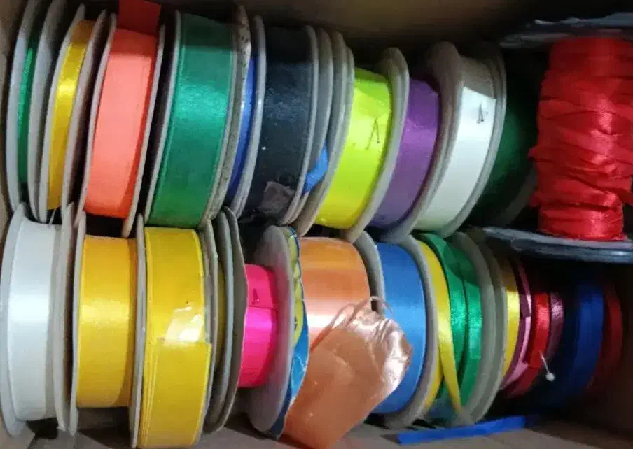 تعدادی ربان|لوازم خیاطی و بافتنی|قم, ولیعصر|دیوار