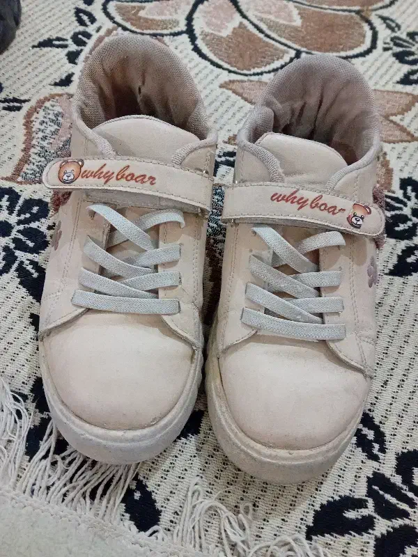 تعدادی کفش|کیف، کفش، کمربند|ملایر, |دیوار