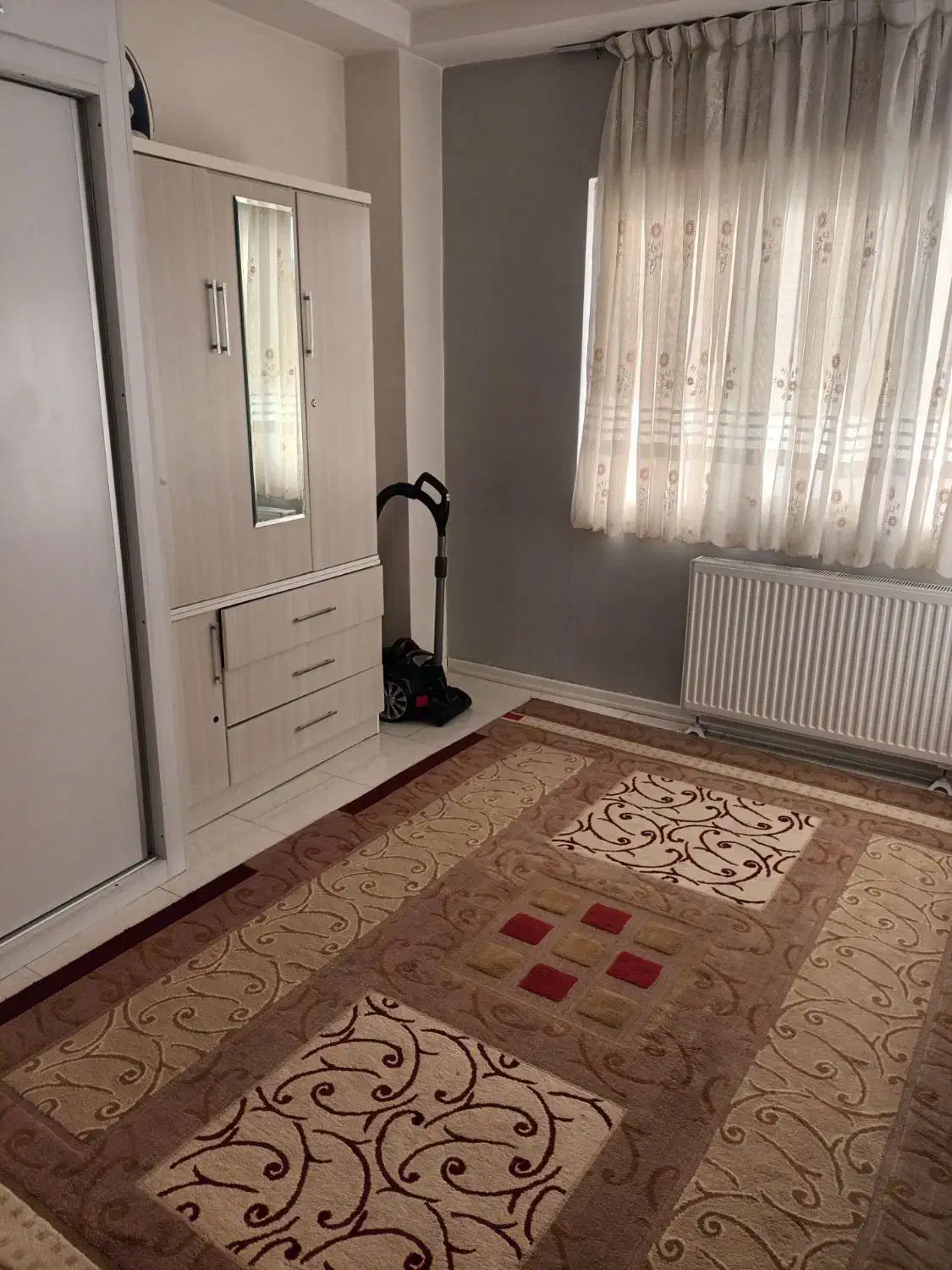 دوتا گلیم کارکرده|گلیم، جاجیم، گبه|صفادشت, |دیوار