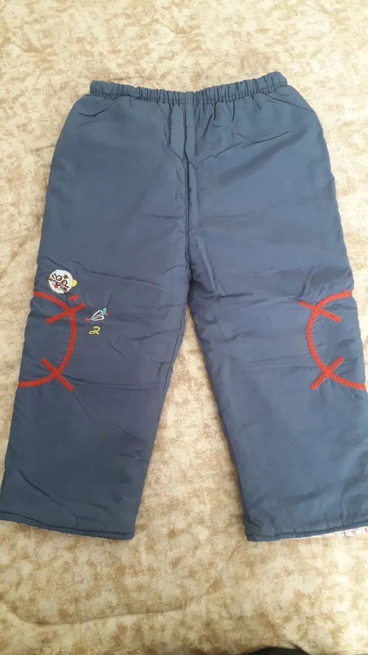 لباس بچه|کفش و لباس بچه|اشتهارد, |دیوار