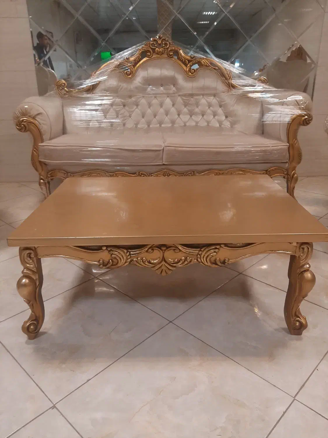 مبل سلطنتی تاج عروس۷نفره با غذاخوری۴نفره ومیز عسلی|مبلمان خانگی و میز عسلی|زنجان, |دیوار