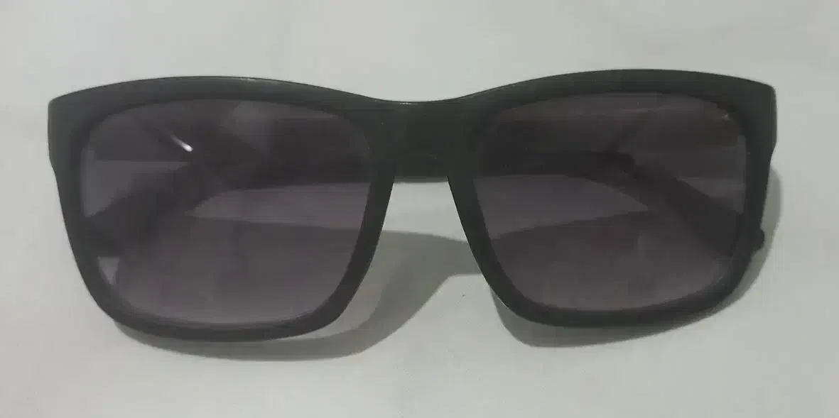 دوعینک دودی و یک عینک زردمخصوص رانندگی در شب|زیورآلات و اکسسوری|سبزوار, قصبه اب یمین|دیوار