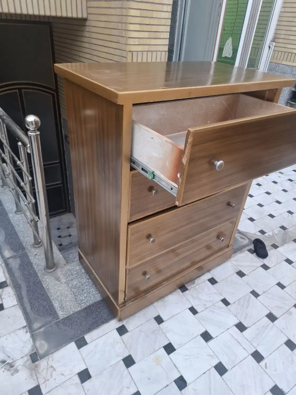 دراور|جاکفشی، کمد، دراور|قم, شاه ابراهیم|دیوار