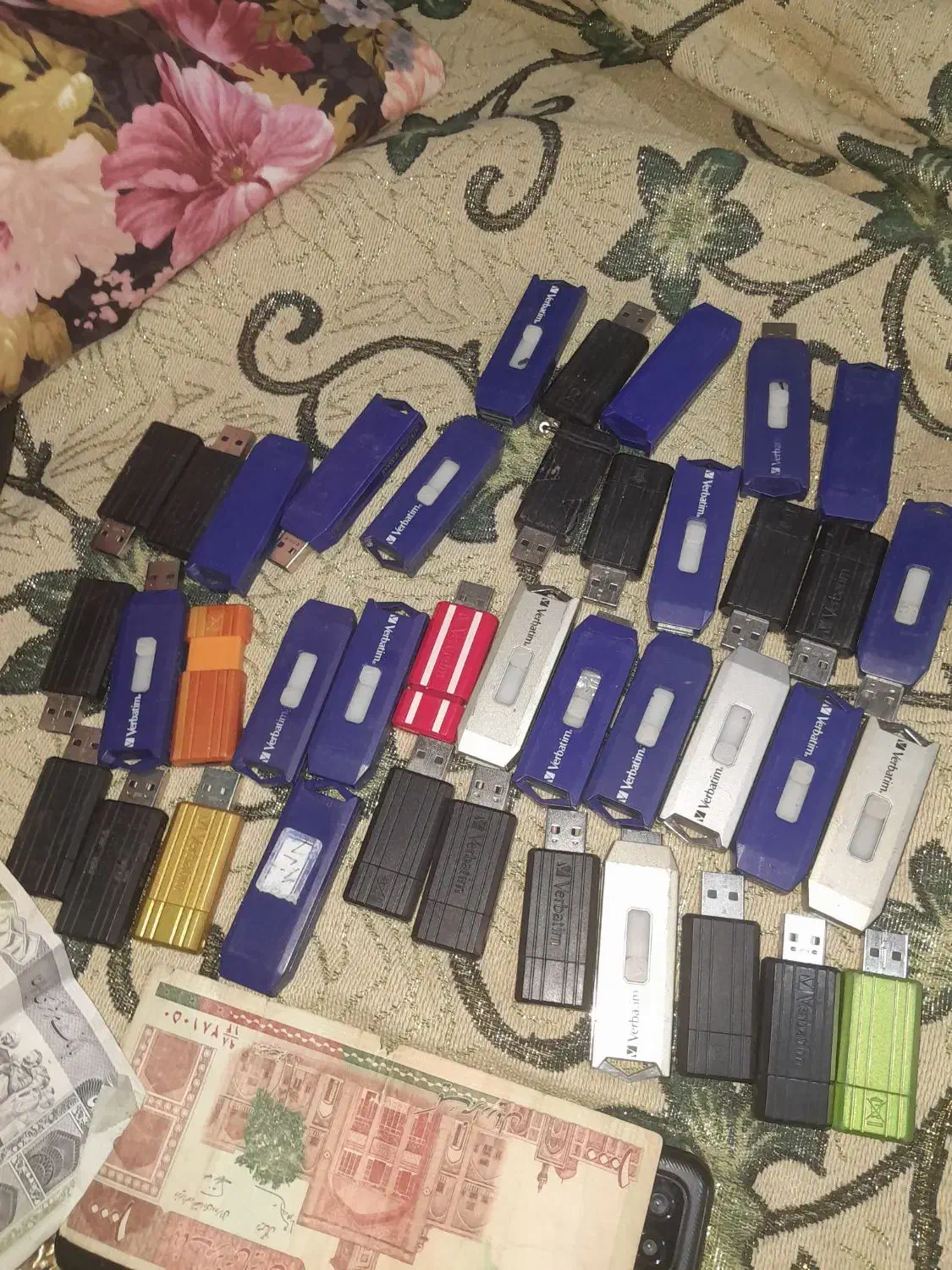 ۴۰ عدد فلش مموری|قطعات و لوازم جانبی رایانه|تهران, جی|دیوار