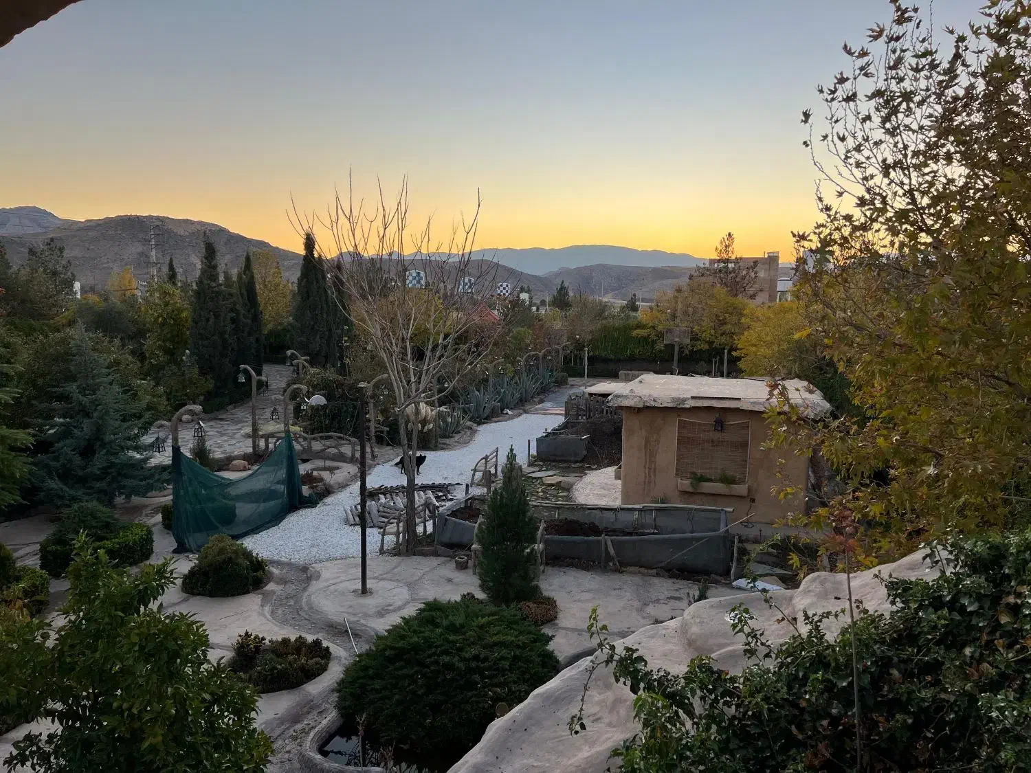 کارگر باغ شهری صدرا|استخدام سرایداری و نظافت|صدرا-فارس, فاز ۱|دیوار