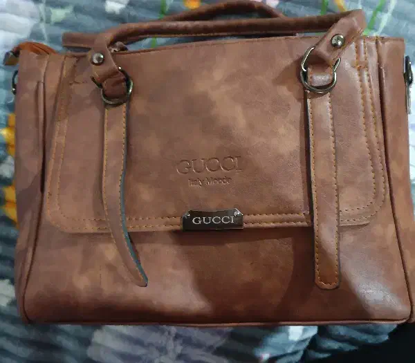 کیف|کیف، کفش، کمربند|نشتارود, |دیوار