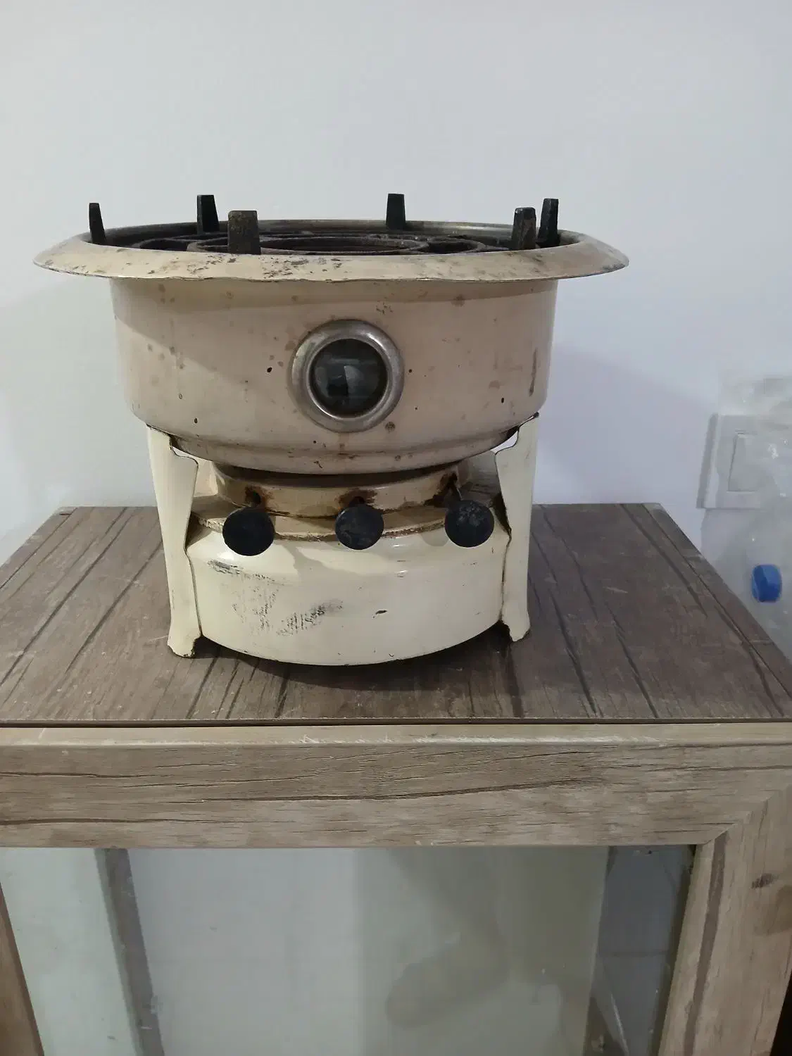 چراغ سه فتیله قدیمی|کلکسیون اشیاء عتیقه|دماوند, مسکن مهر گیلاوند|دیوار