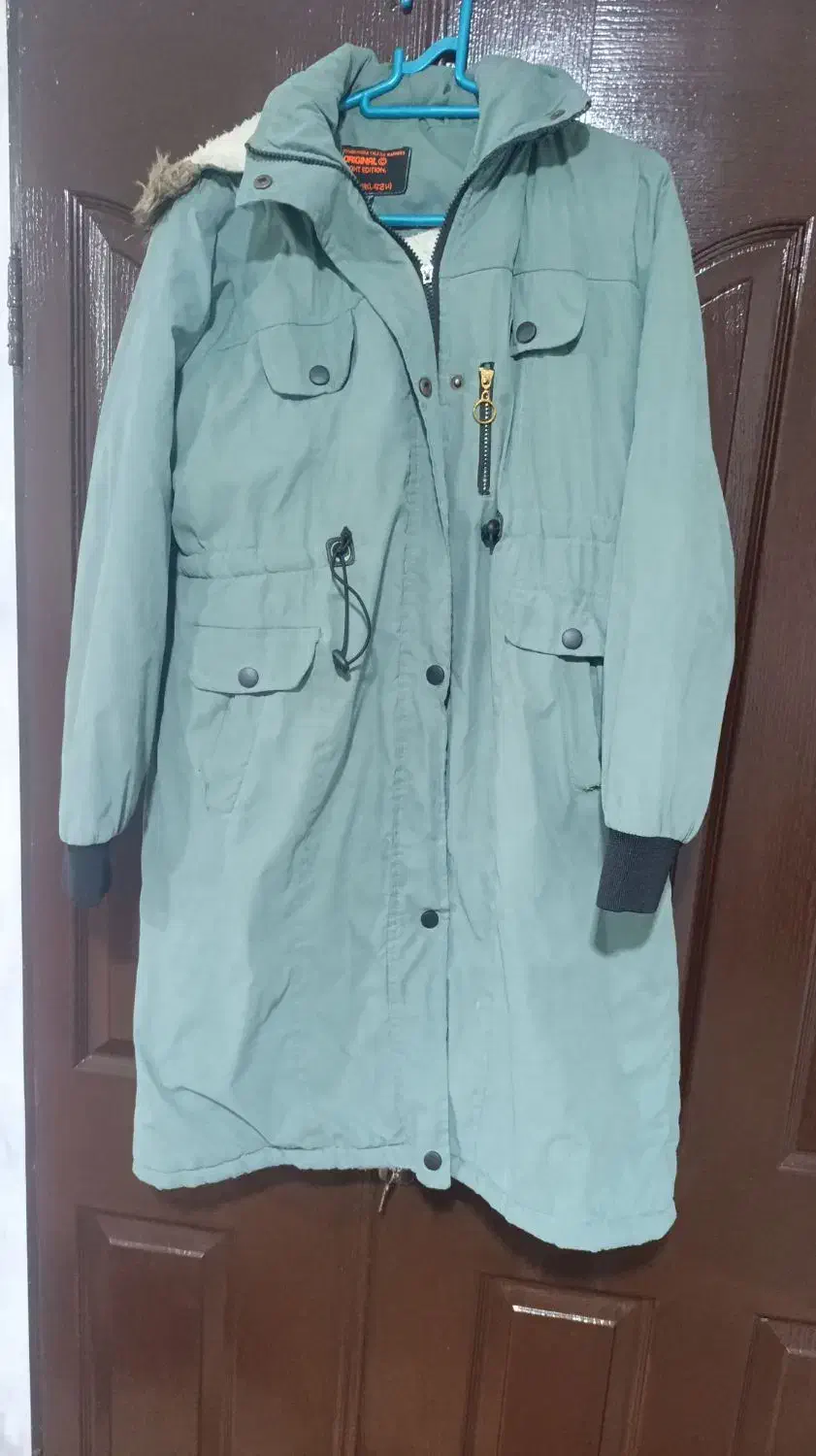 پالتو|لباس|میانه, |دیوار