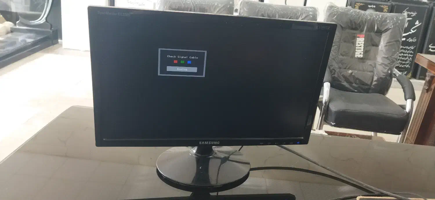 مانیتور بسیار کم کار در حد|قطعات و لوازم جانبی رایانه|نیشابور, فردوسی جنوبی|دیوار