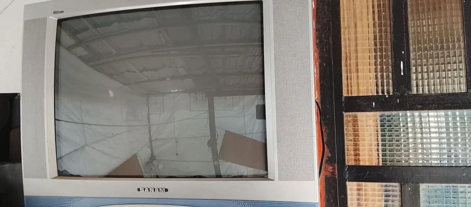 فروش میز تلویزیون شیشه ای و تلویزیون|میز تلویزیون|نشتارود, |دیوار