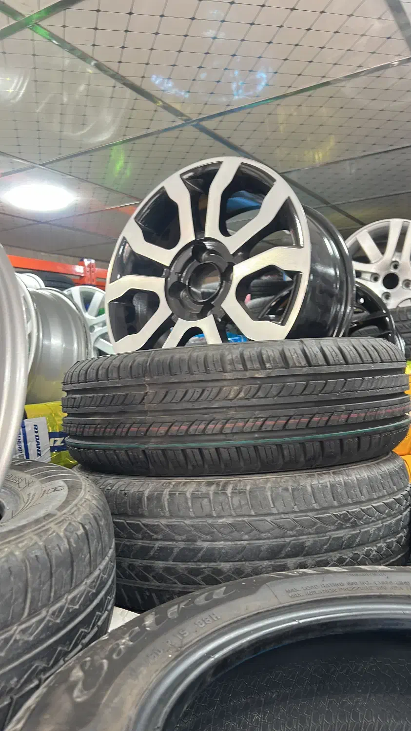 پخش رینگ و لاستیک ایرانی و خارجی ب قیمت عمده|قطعات یدکی و لوازم جانبی|اهواز, بیست متری شهدا|دیوار