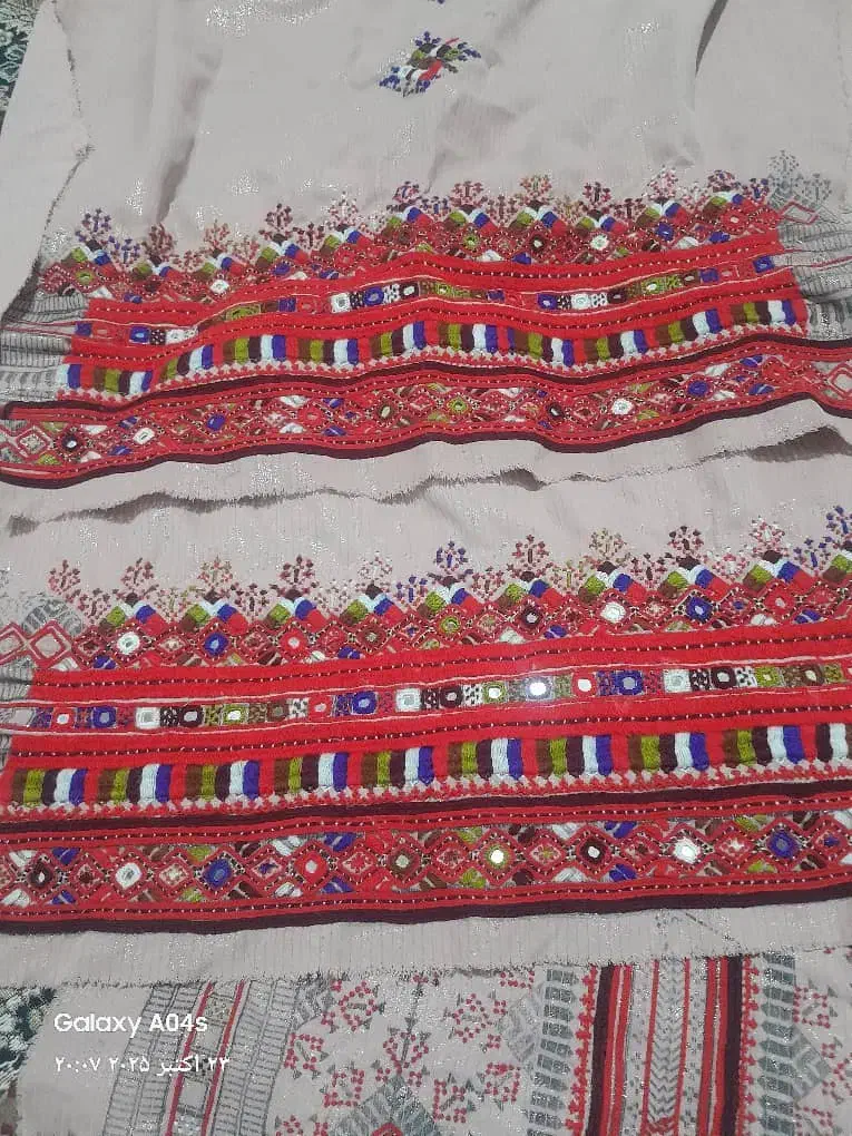 لباس دزودامن دست|لباس|خاش, |دیوار