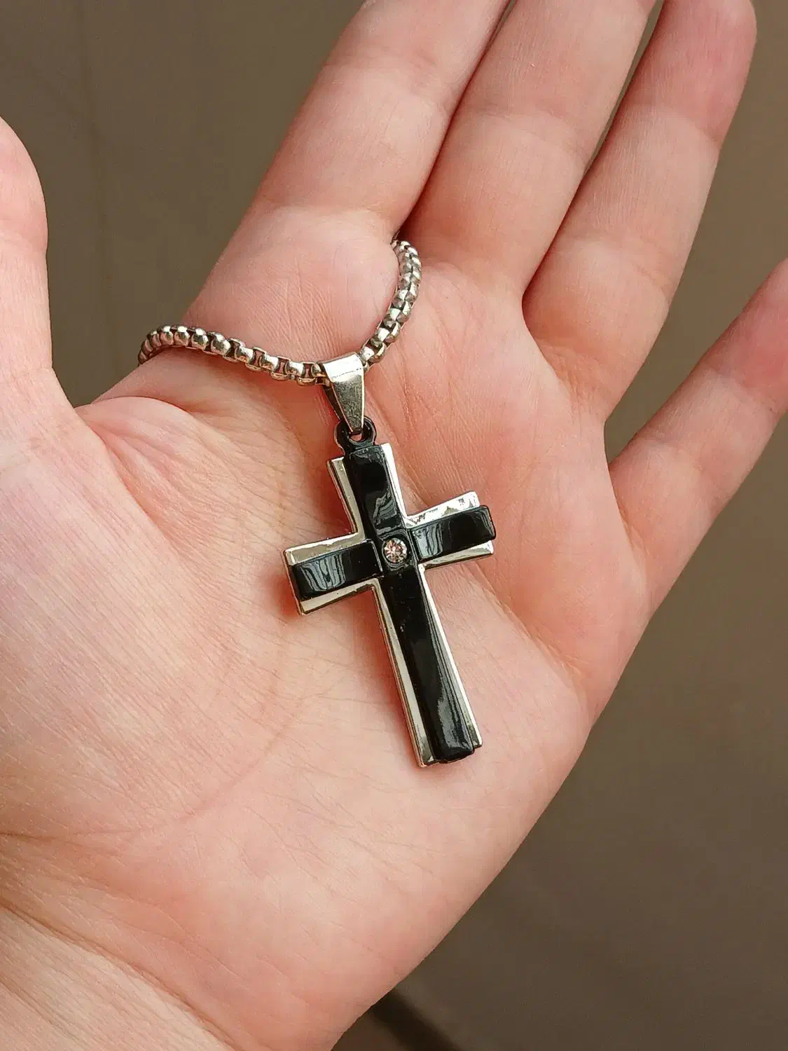 گردنبند های صلیب|بدلیجات|قدس, شهرقدس|دیوار