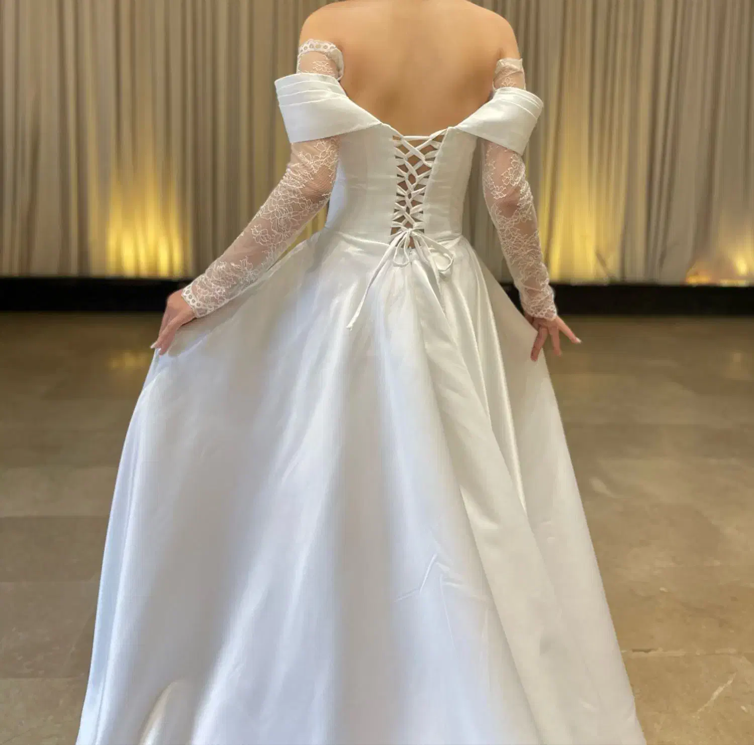 لباس عروس|لباس|آق قلا, |دیوار