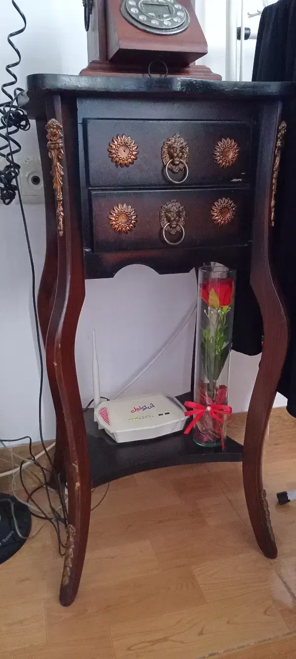 میز تلفن سالم|میز تلفن|رشت, حمیدیان|دیوار