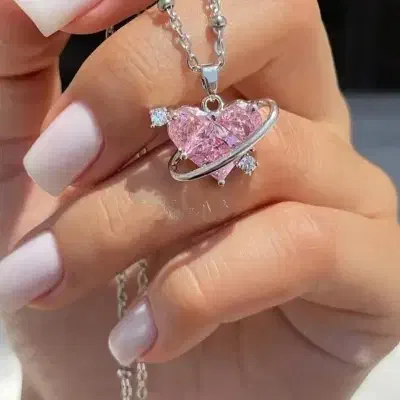 گردنبند|بدلیجات|بردسیر, |دیوار