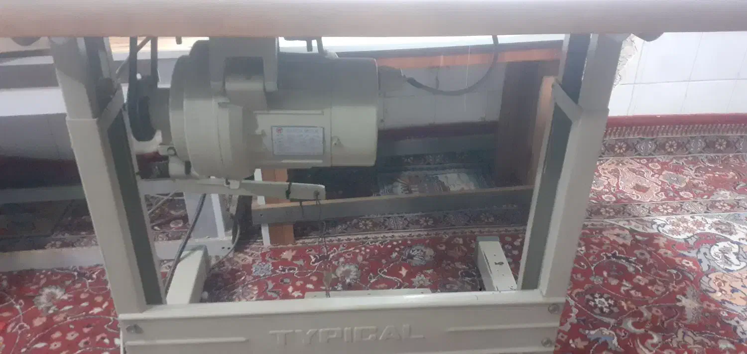 چرخ خیاطی|چرخ خیاطی و ریسندگی|رباط‌کریم, رباط‌کریم|دیوار